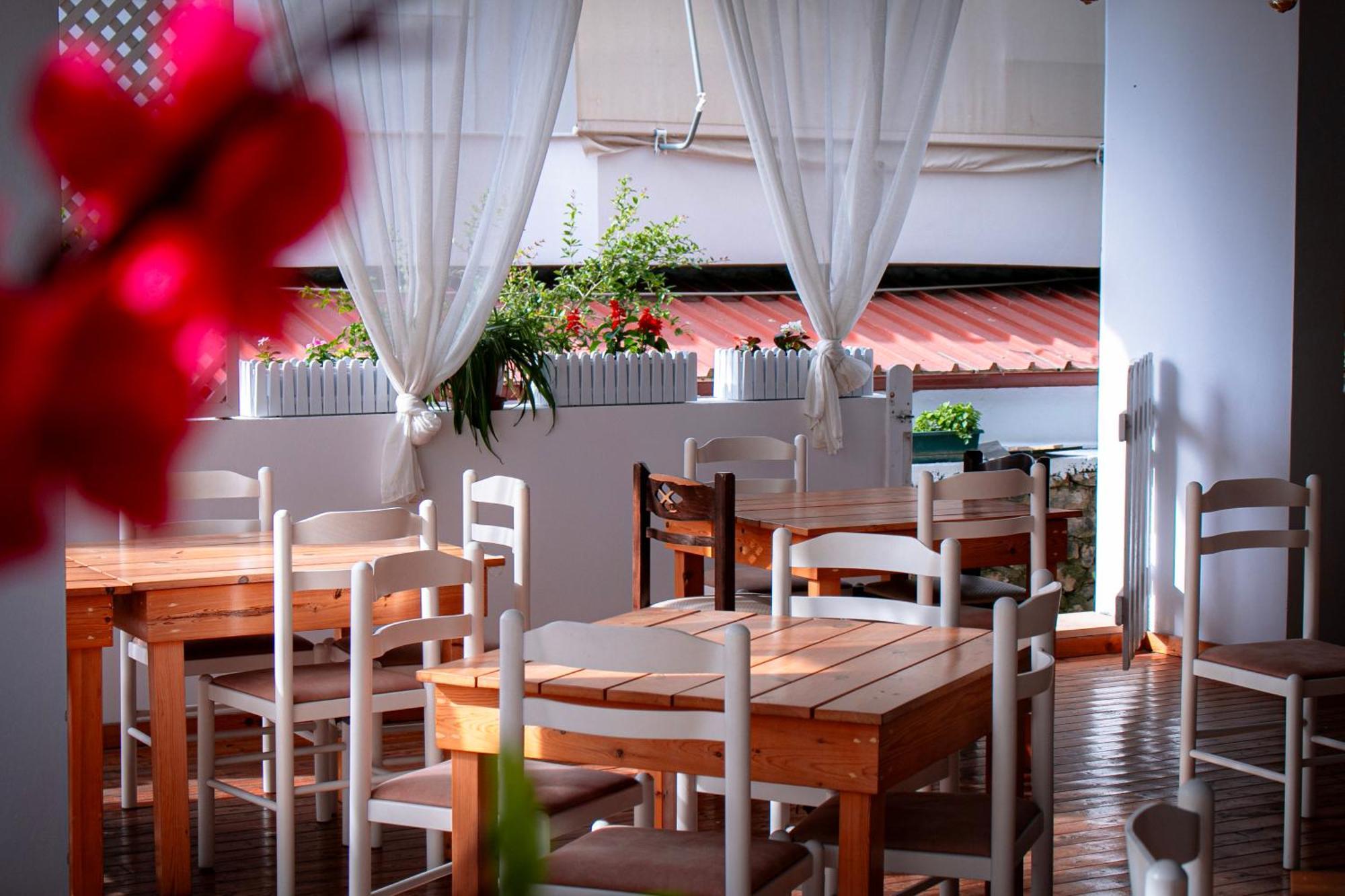 Hotel Fron Saranda Zewnętrze zdjęcie